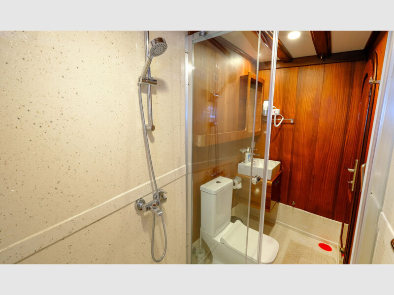 Ada Deniz gulet yacht interior bathroom