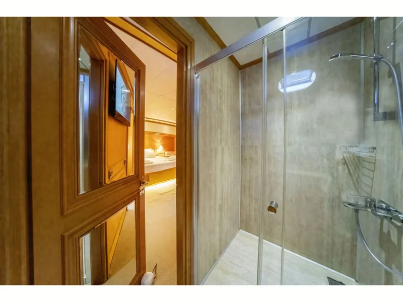 Babylon gulet interior forward master cabin bathroom