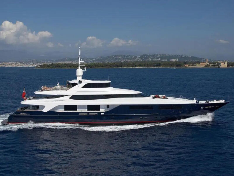 burkut yacht charter