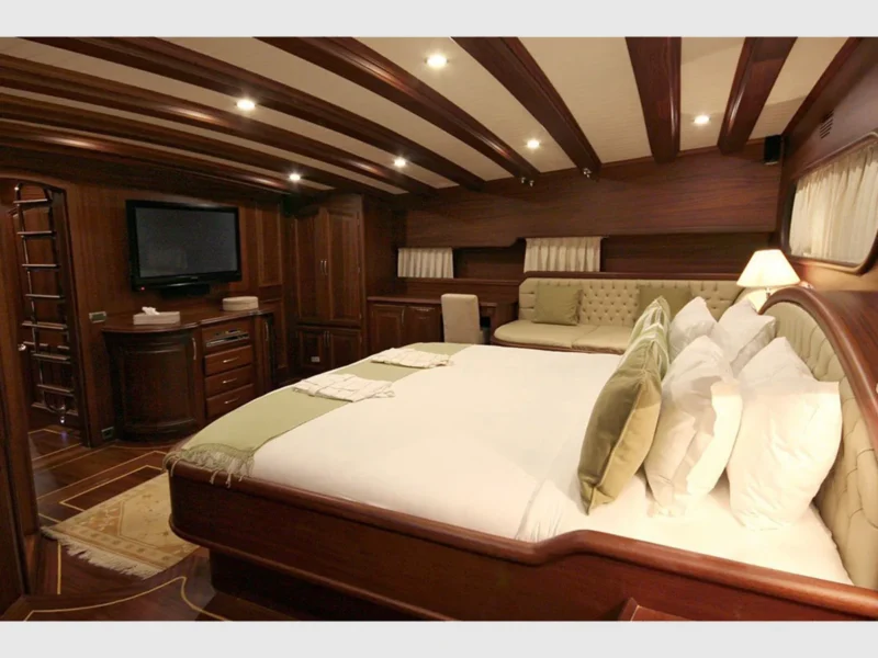Caner 4 gulet interior aft master cabin