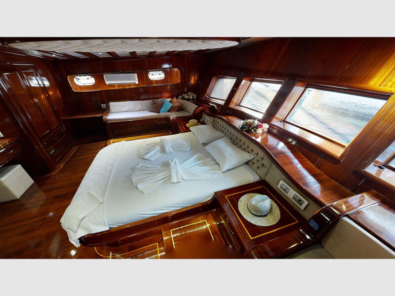 Dear Lila Gulet interior aft master cabin wide angle