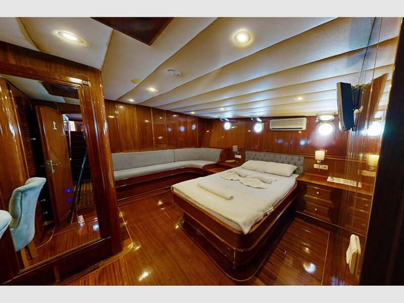 Diamond Lila charter gulet interior fore master cabin