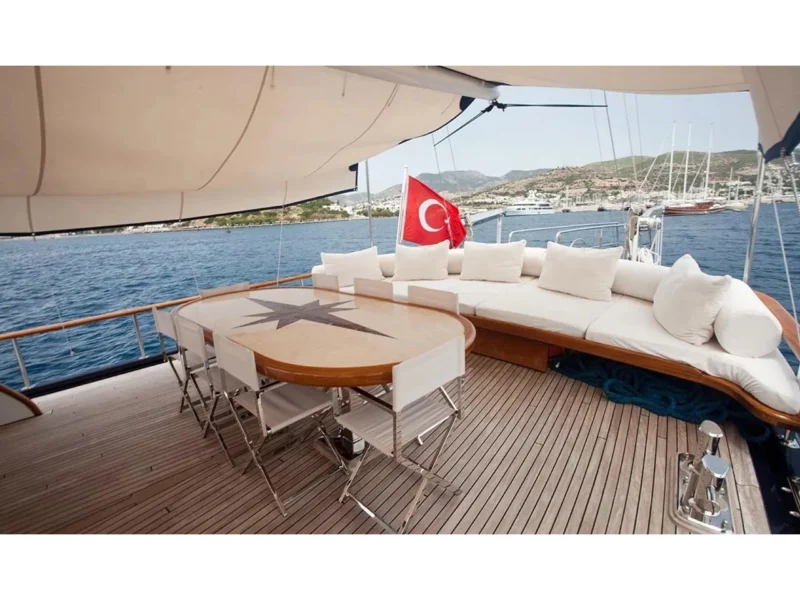 Didi gulet outdoor aft deck dining table