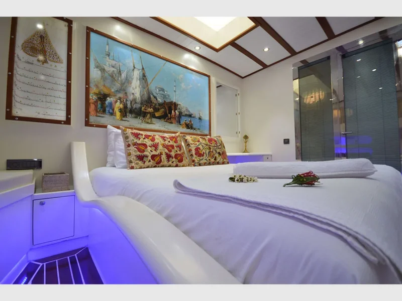 Gul Sultan charter gulet interior fore master cabin bed close-up