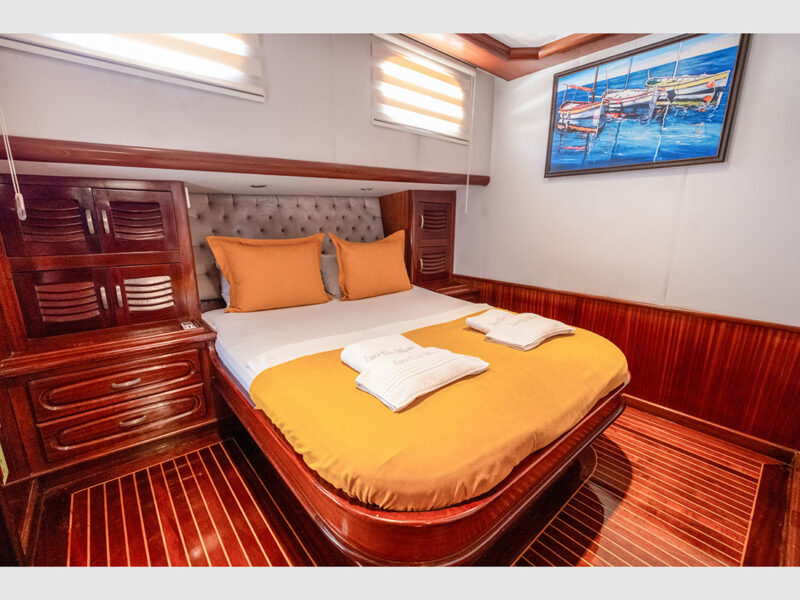 Luce Del Mare interior double cabin