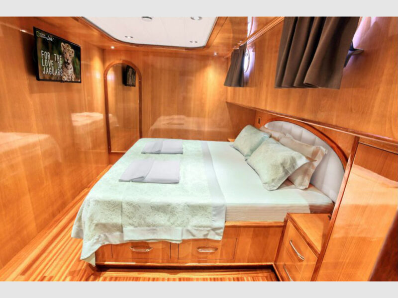 Maya charter gulet interior double cabin
