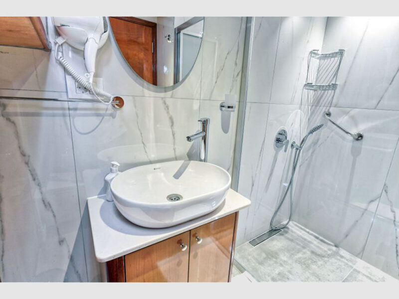 Maya charter gulet interior double cabin bathroom