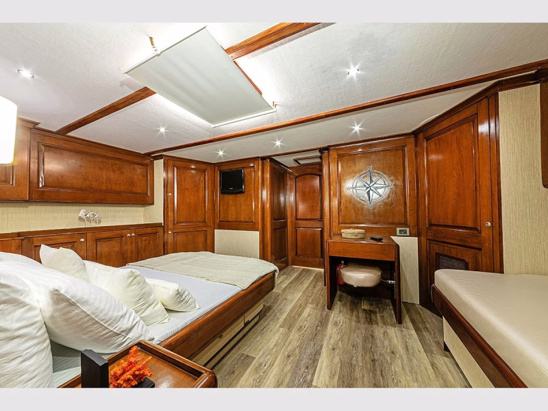 Mio Vento gulet indoor master cabin