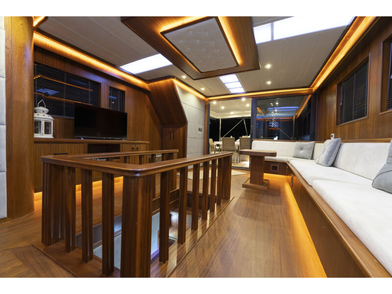 Trawler Oggusto Yacht Interior Saloon