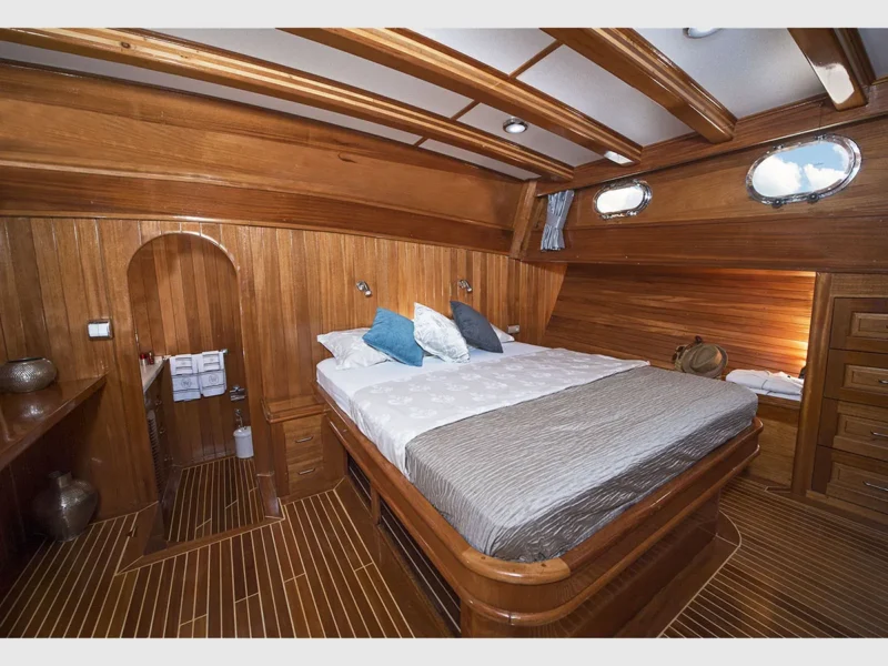 Parss gulet interior forward master cabin wide angle