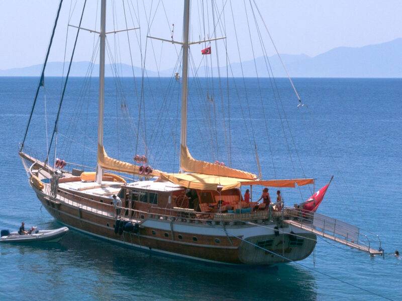 Parss Gulet exterior aft view