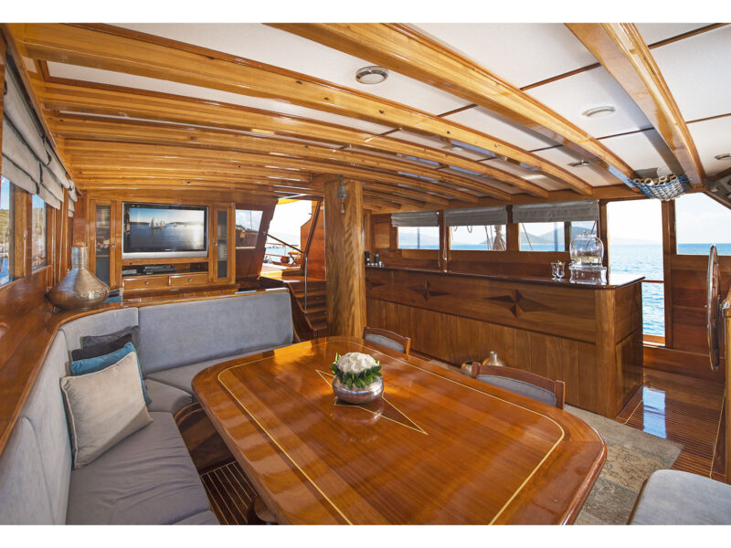 Parss Gulet interior saloon