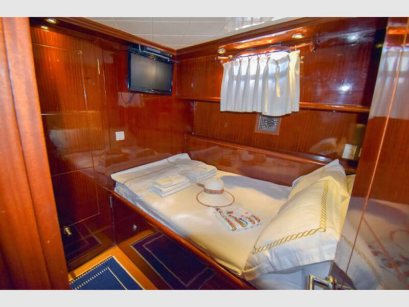 Perla Del Mar-1 charter gulet yacht interior double cabin