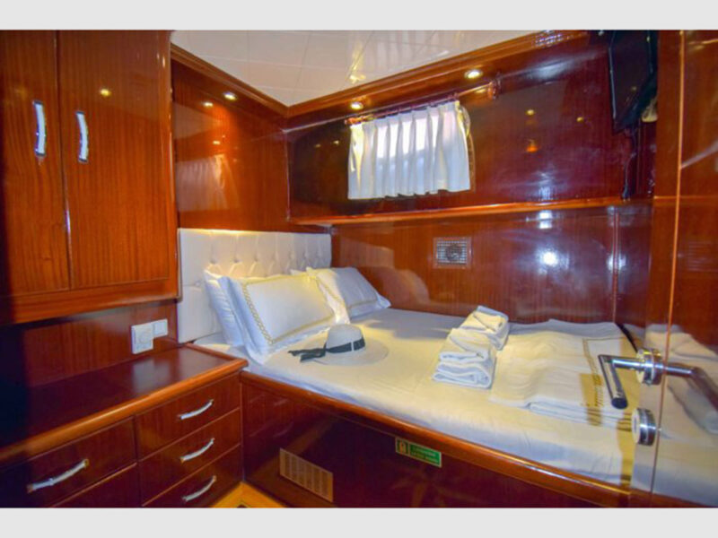 Perla Del Mar-1 charter gulet yacht interior double cabin