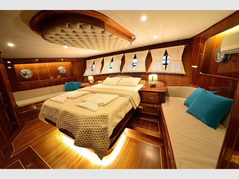 Queen Lila Gulet interior aft master cabin