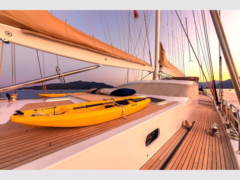 Ubi Bene Gulet Yacht outdoor fore deck sunbeds