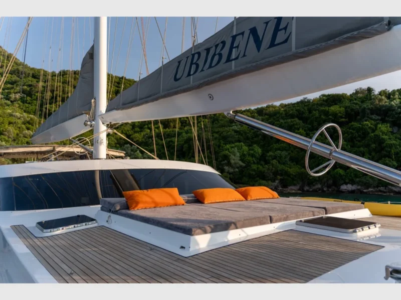 Ubi Bene gulet charter yacht outdoor fore deck sunbeds
