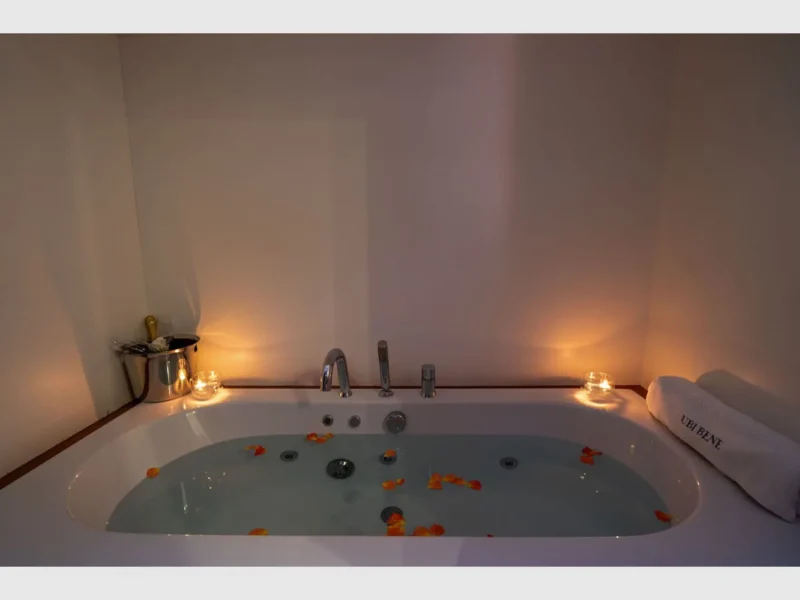 Ubi Bene gulet charter yacht interior master cabin jacuzzi