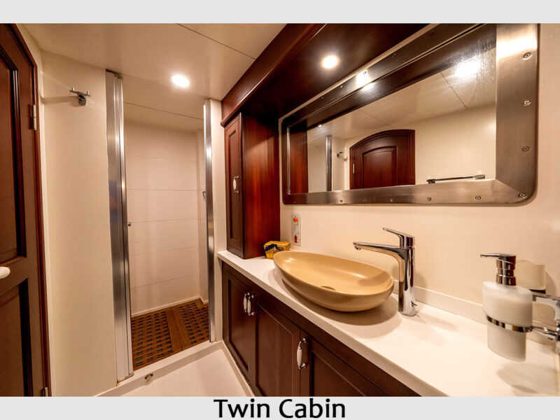 Virtuoso gulet interior twin cabin bathroom