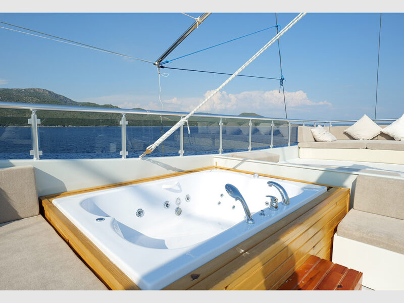 Freedom gulet outdoor upper deck jacuzzi
