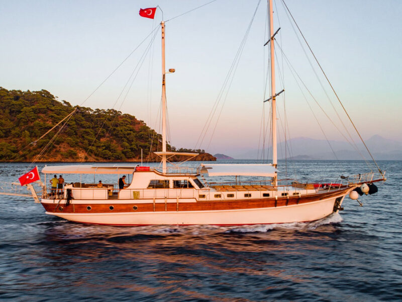 Afilli Gulet starboard exterior while cruising