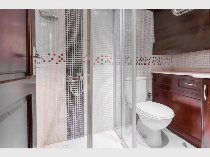 Hasay gulet interior double cabin bathroom