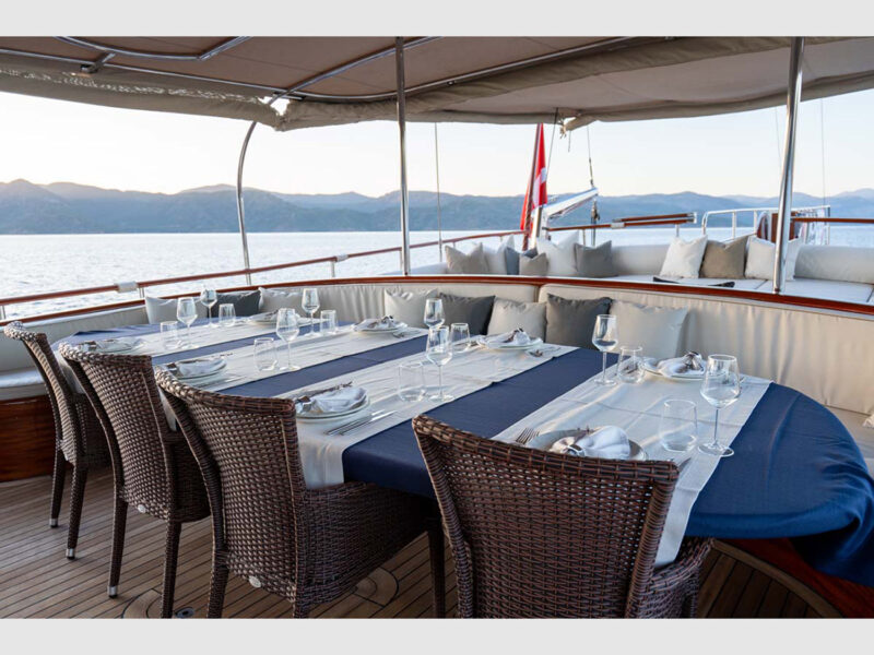 Gulet La Bella Vita Aft Deck Dining Table