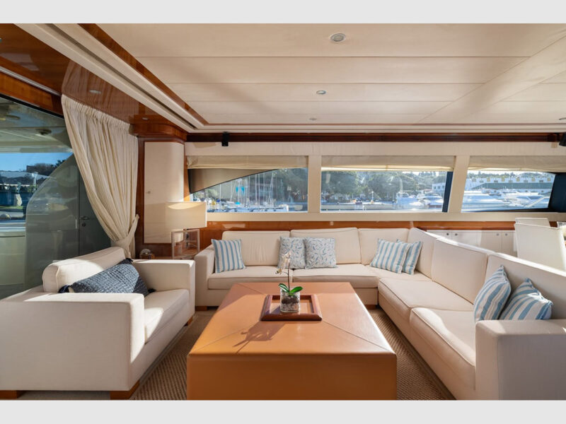 Lady Natasa Ferretti 830 interior saloon lounge area