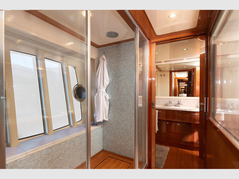 Lady Natasa Ferretti 830 interior master cabin bathroom