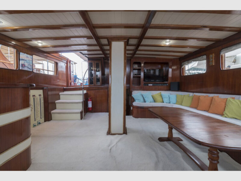 gulet optimist interior saloon