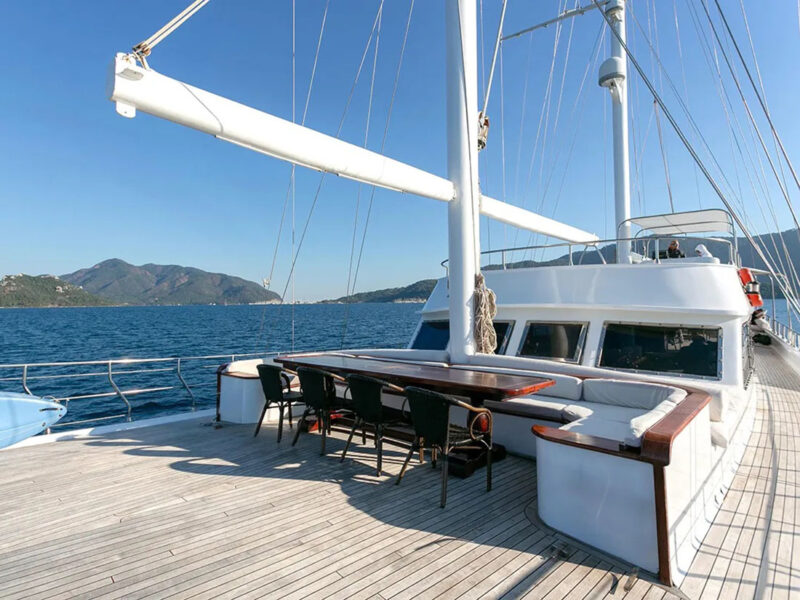 Sarayli-1 gulet exterior fore deck lounge area