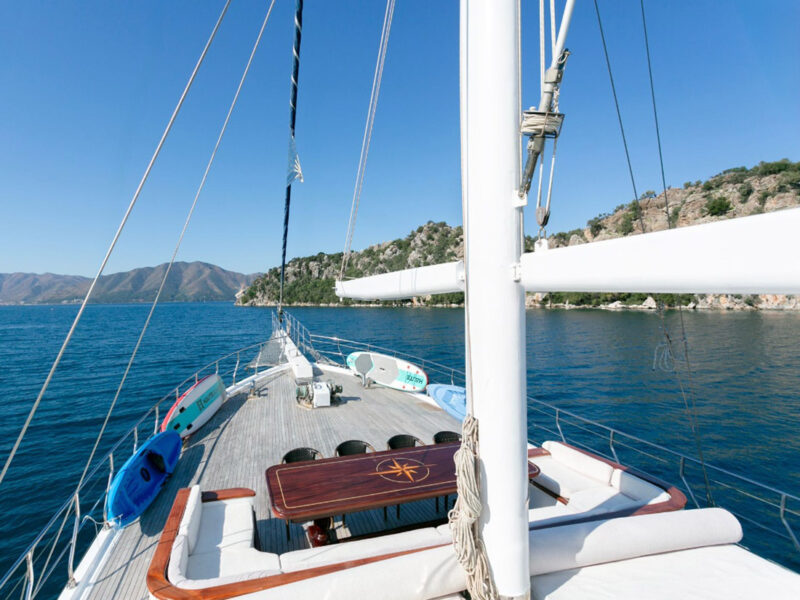 Sarayli-1 gulet exterior fore deck