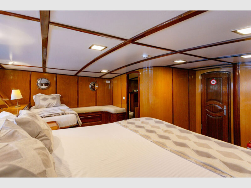 Sarayli-1 gulet interior aft master cabin