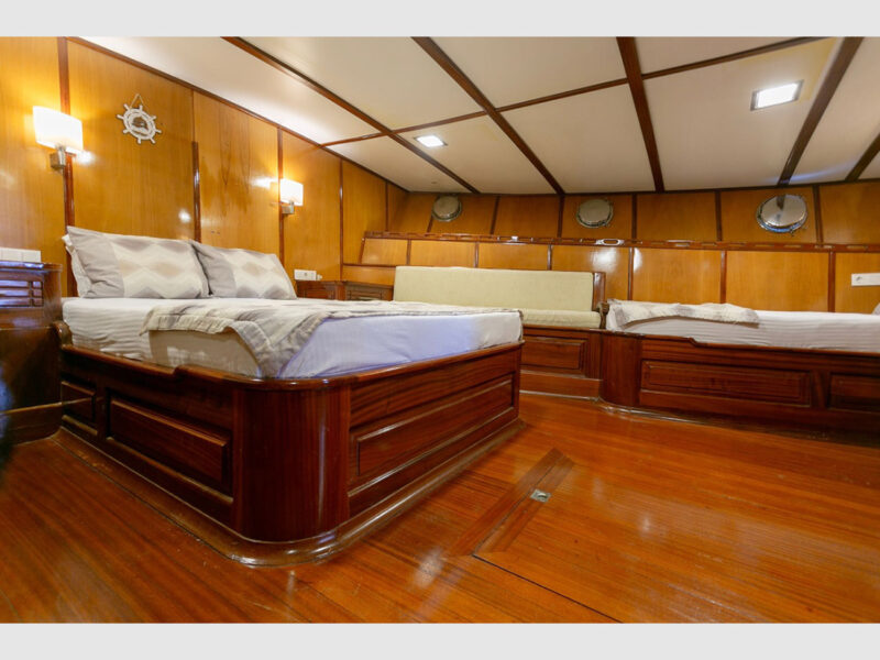 Sarayli-1 gulet interior bow VIP cabin