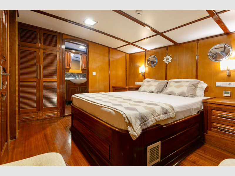 Sarayli-1 gulet interior double cabin