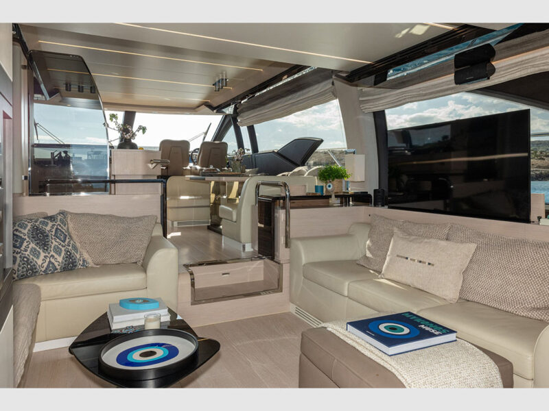 Sea Ya Azimut 66 Interior Saloon Lounge Area with TV