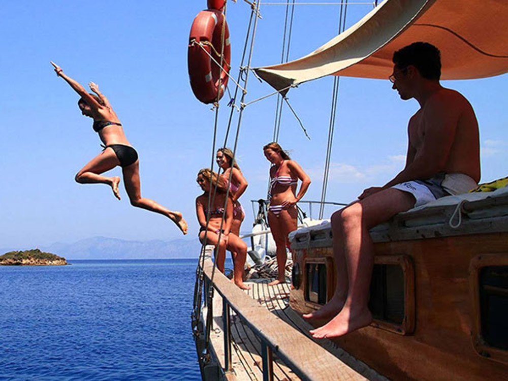 2026 Blue Cruise Cabin Charter