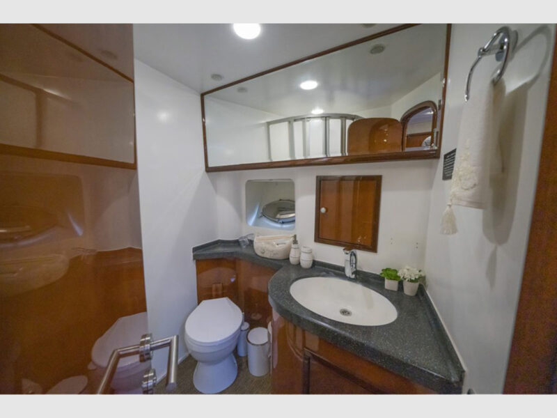 Viva Lola charter yacht interior VIP cabin bathroom