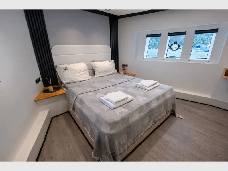 Akya-S trawler charter yacht interior lower deck VIP cabin