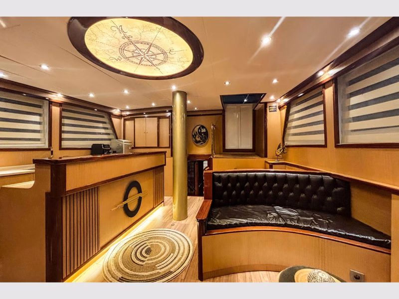Diva Deniz gulet interior saloon