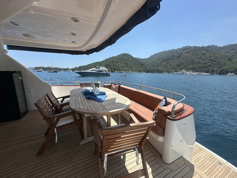 Ser-1 motor yacht outdoor aft deck dining table