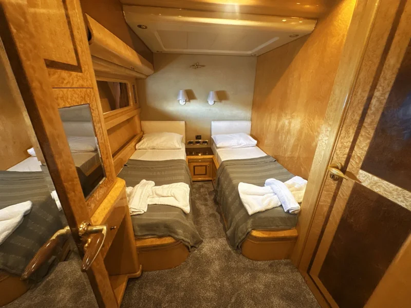 Ser-1 motor yacht interior port twin cabin