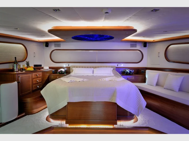 Dolce Mare gulet charter yacht interior aft master cabin