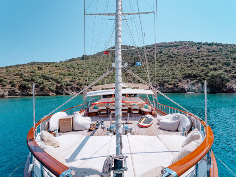Lycian Queen Gulet dış mekan ön güverte bastondan görüntü