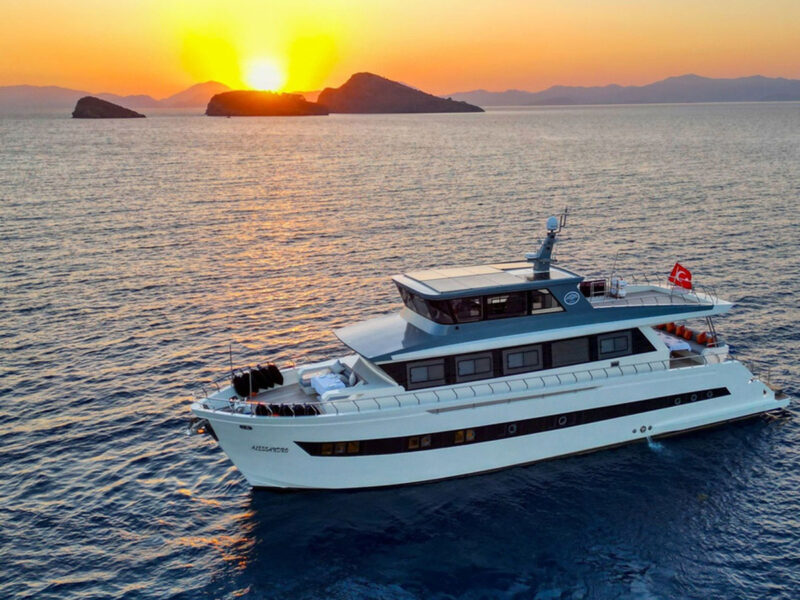 Alessandro trawler yat kiralama