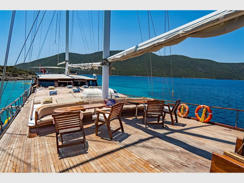 Ametist A gulet dış mekan ön güverte lounge alanı geniş açı