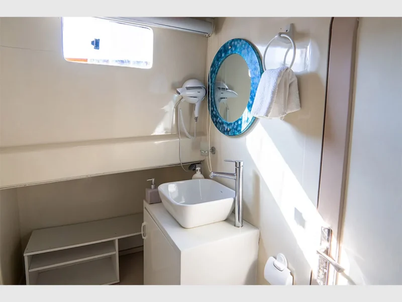 Ametist A gulet iç mekan triple kabin 1 banyo
