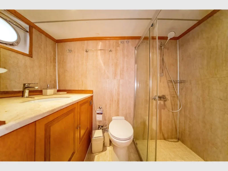Gulet Babylon İç Mekan Kıç Master Kabin Banyo