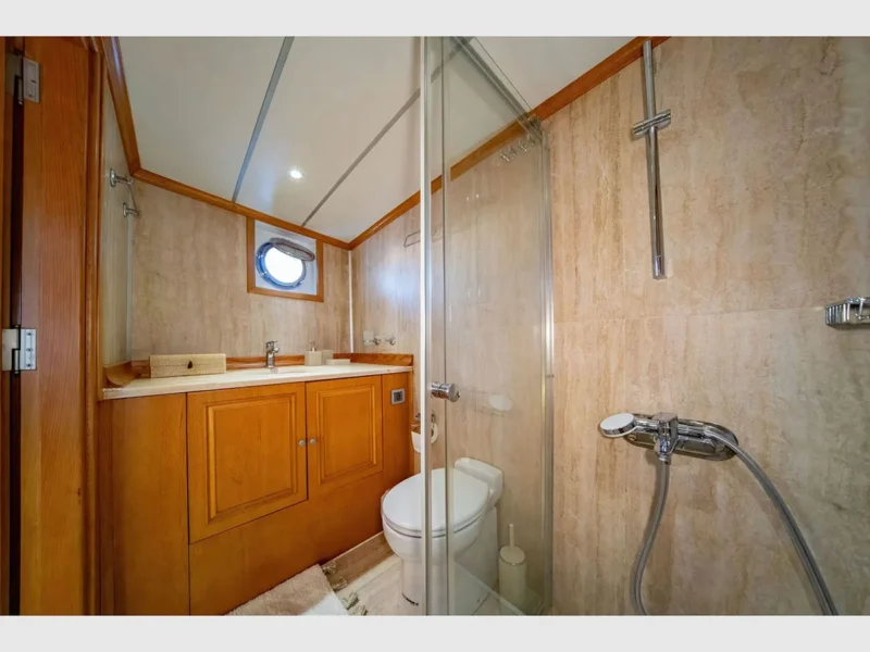 Babylon gulet iç mekan double kabin banyo
