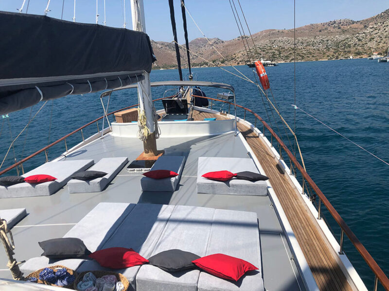 Gulet Bodrum Queen dış mekan ön güverte güneşlenme minderleri